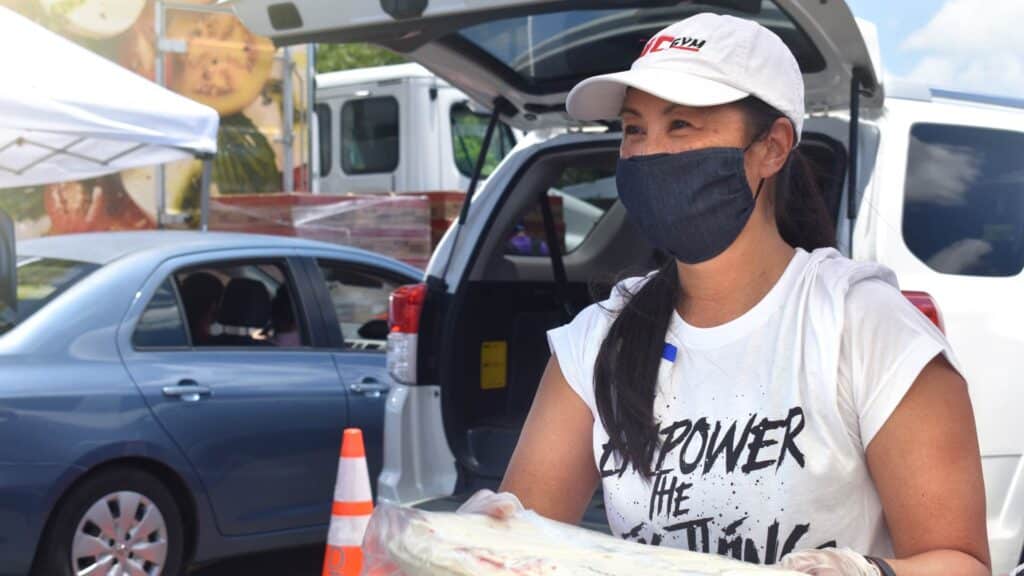 Hawaii Foodbank Volunteer Cari Nishimura-Burnett