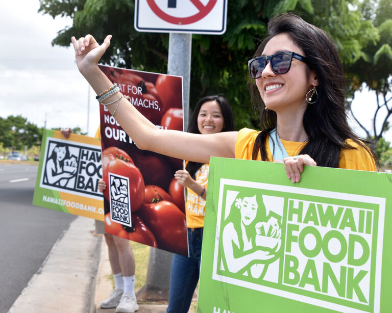 FoodDriveDay_KaMakanaAlii_01